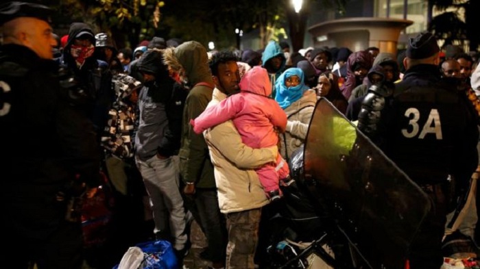 Migrant crisis: Paris`s `Stalingrad` camp clearance begins